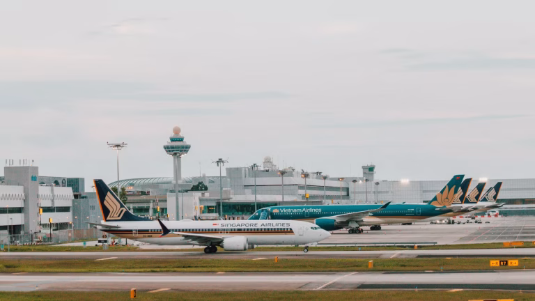 Singapur Havalimanlarında ‘SAF’ üretimi için ek vergi uygulaması başladı
