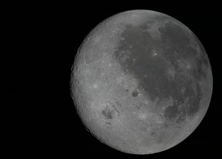 Artemis II uzay mekiği, tarihi bir yolculukla Ay’ın uzak tarafında tur attı