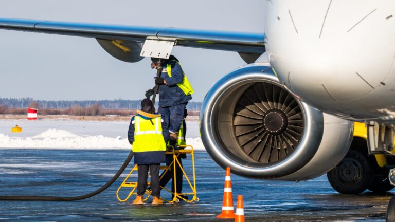 Avrupa, jet yakıtının tükenmesinden nasıl kurtuldu?