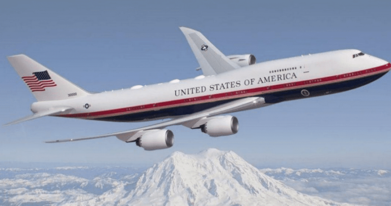 Katar’ın Trump’a hediye ettiği Boeing 747, tartışmaların ortasında geçici Air Force One olarak hizmete girmeye hazırlanıyor