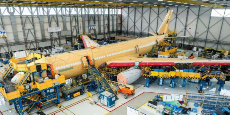 Airbus: A330 yolcu uçaklarını MRTT askeri yakıt ikmal uçaklarına dönüştürüyor