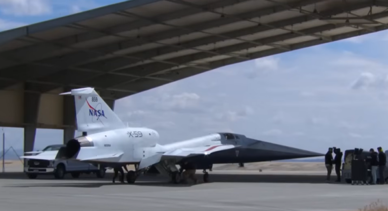 NASA’nın X-59 uçağı ilk süpersonik uçuşunda ses hızını aştı