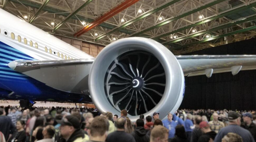 GE Aerospace, en büyük ve en güçlü ticari motoru olan GE9X’i tanıttı GE Aerospace, en büyük ve en güçlü ticari motoru olan GE9X’i tanıttı