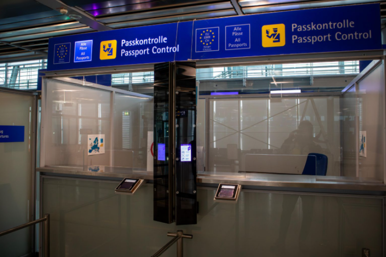 Havacılık sektörü, Schengen giriş noktalarında kaos yaşanabileceği konusunda uyarıda bulundu