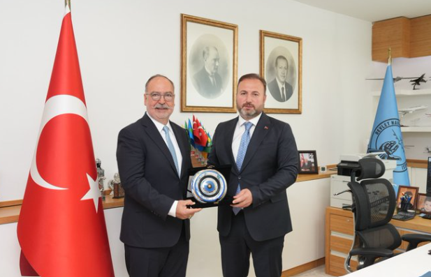 Pegasus Hava Yolları Yönetim Kurulu Başkanı Mehmet Nane, DHMİ Genel Müdürü Fatih Çakmak’ı ziyaret etti