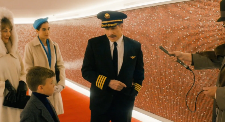 Travolta’nın tutkusu: Önce kitap sonra sinema! “Propeller One-Way Night Coach”