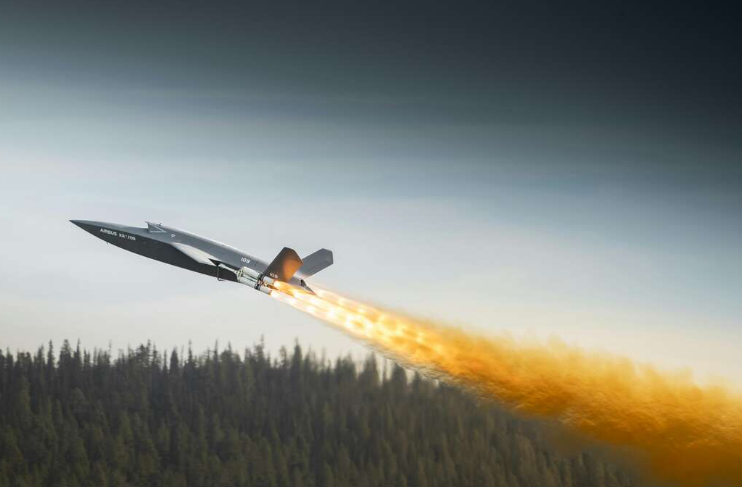 Airbus-Kratos U740 Valkyrie insansız savaş uçağı ilk Avrupa uçuşunu tamamladı